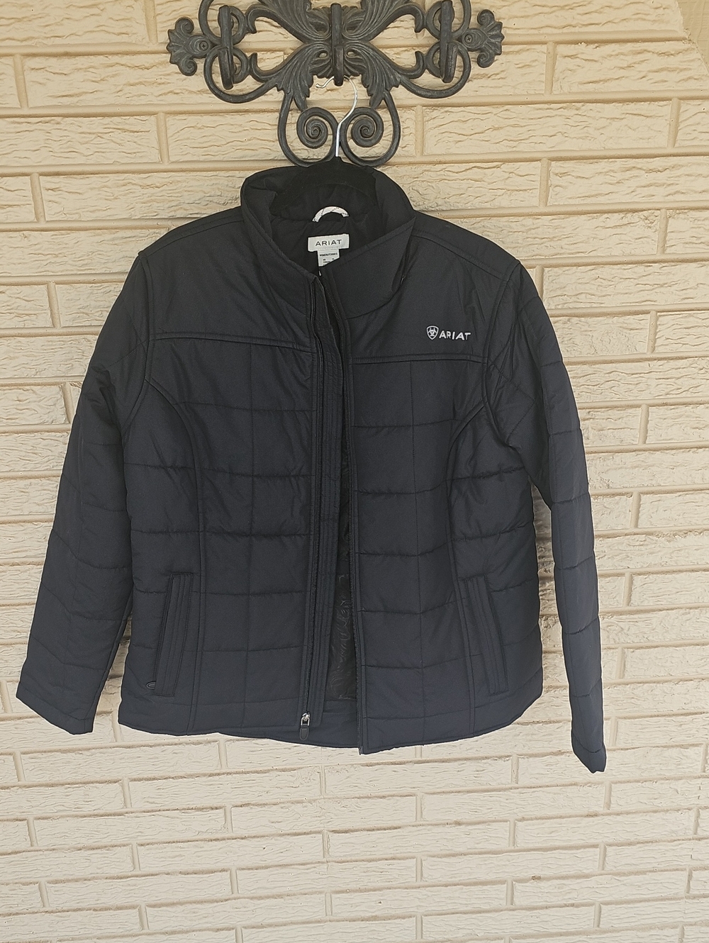 Ariat Women’s Black Quilted Insulated Jacket – Size XL